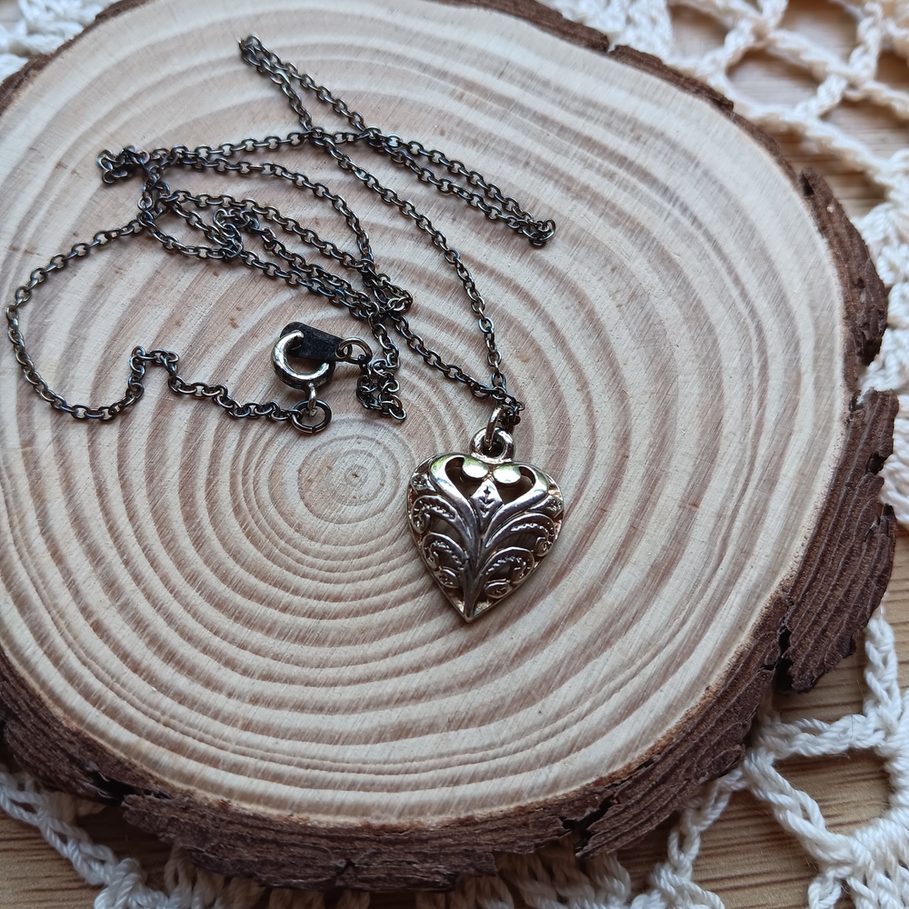 Elegant Silver Heart Pendant Necklace